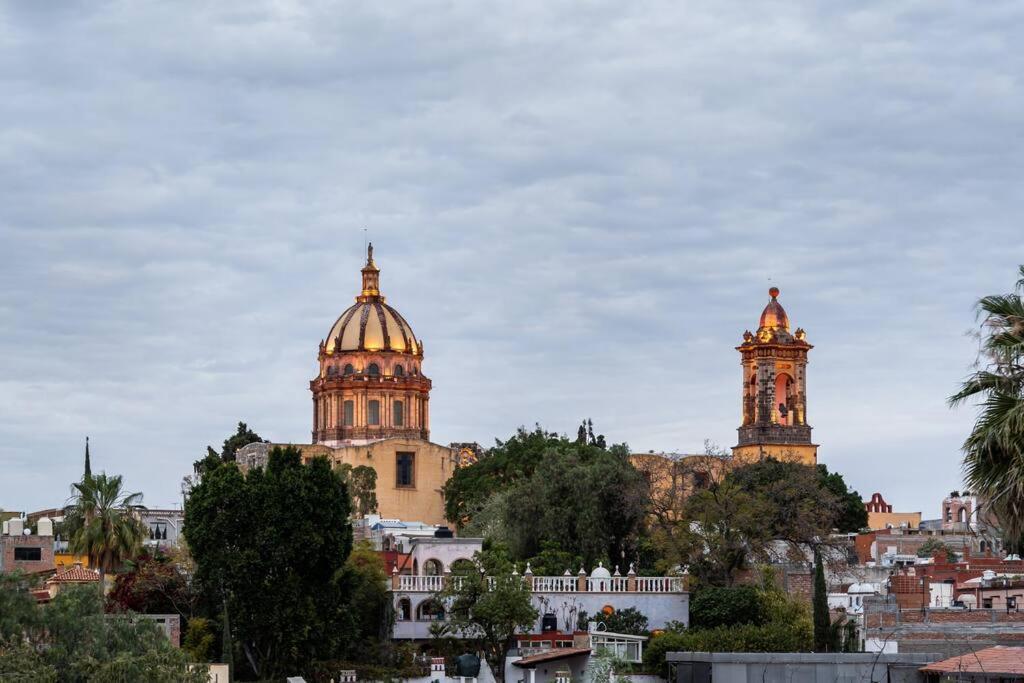 Casa Regina, Stylish 3br In Centro With Rooftop & Jacuzzi Villa