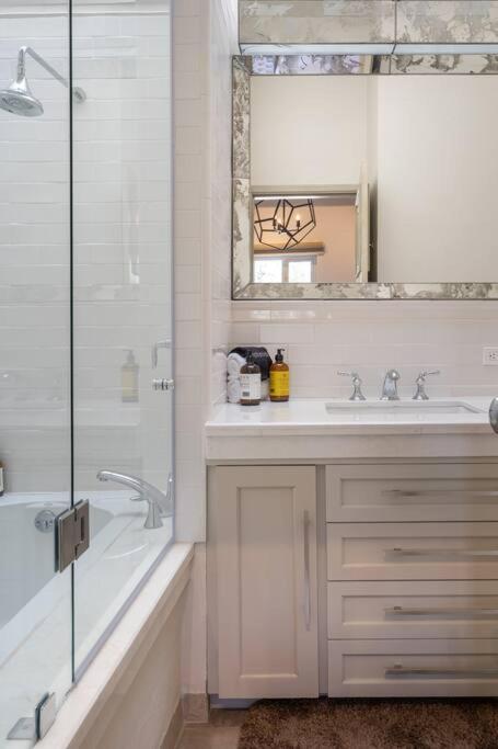 Casa Regina, Stylish 3br In Centro With Rooftop & Jacuzzi *