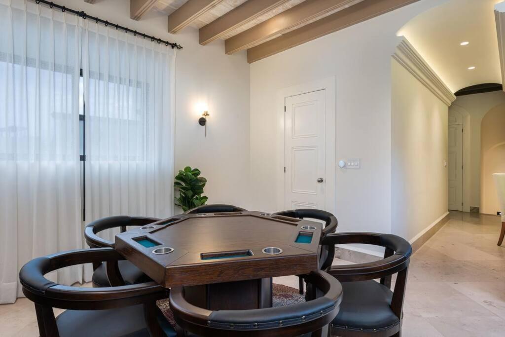 Casa Regina, Stylish 3br In Centro With Rooftop & Jacuzzi Villa