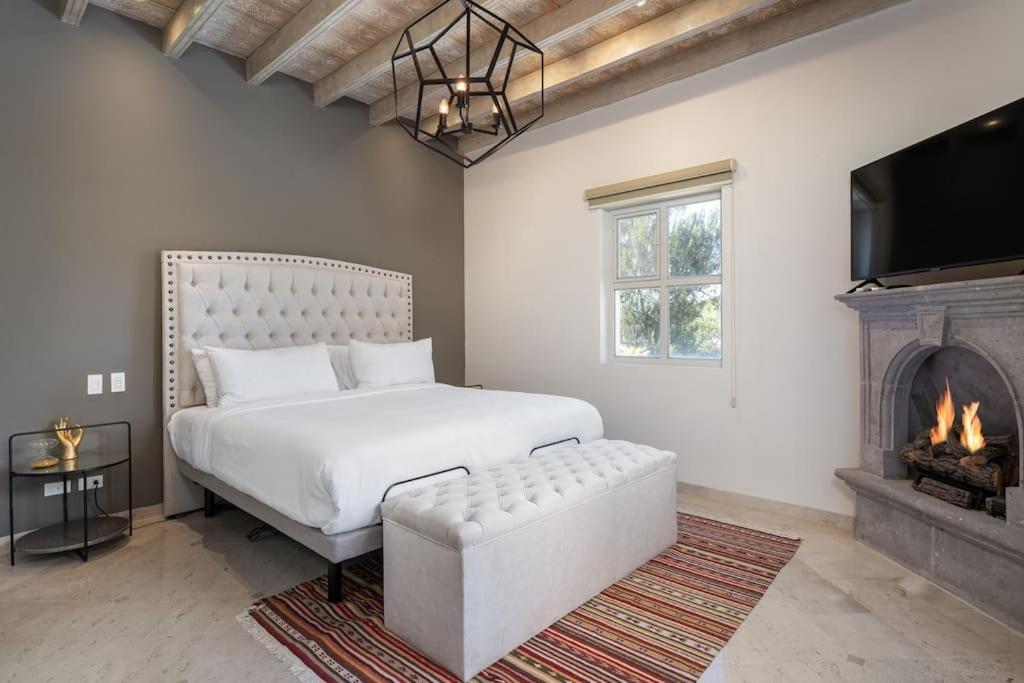 Casa Regina, Stylish 3br In Centro With Rooftop & Jacuzzi