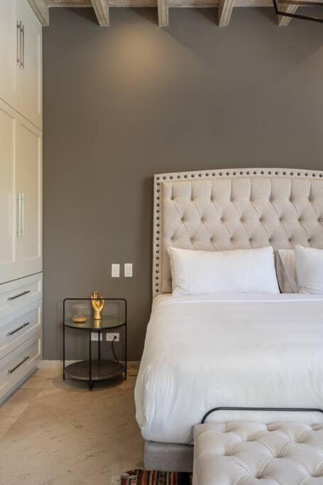 Casa Regina, Stylish 3br In Centro With Rooftop & Jacuzzi Villa *