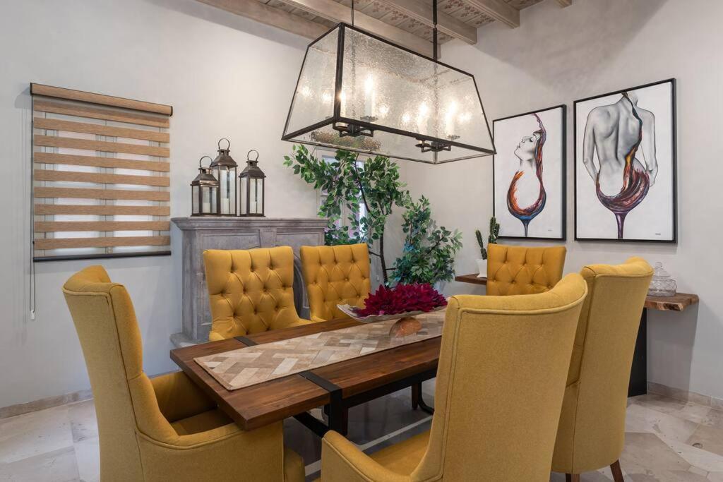 Villa Casa Regina, Stylish 3br In Centro With Rooftop & Jacuzzi