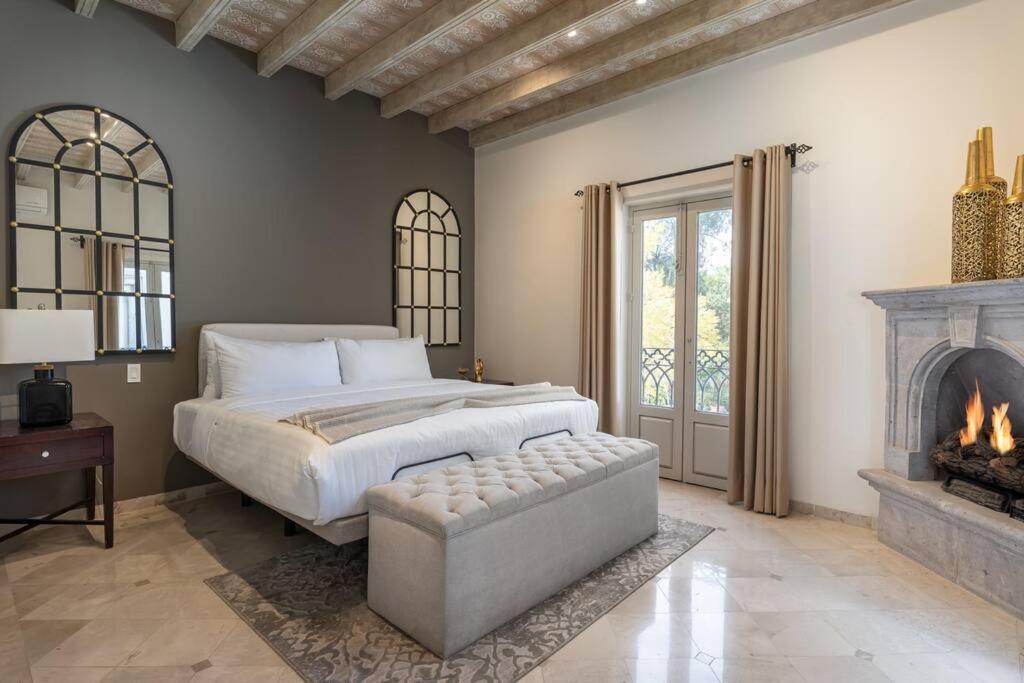 Casa Regina, Stylish 3br In Centro With Rooftop & Jacuzzi