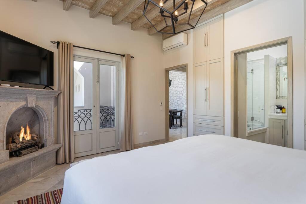 Casa Regina, Stylish 3br In Centro With Rooftop & Jacuzzi *