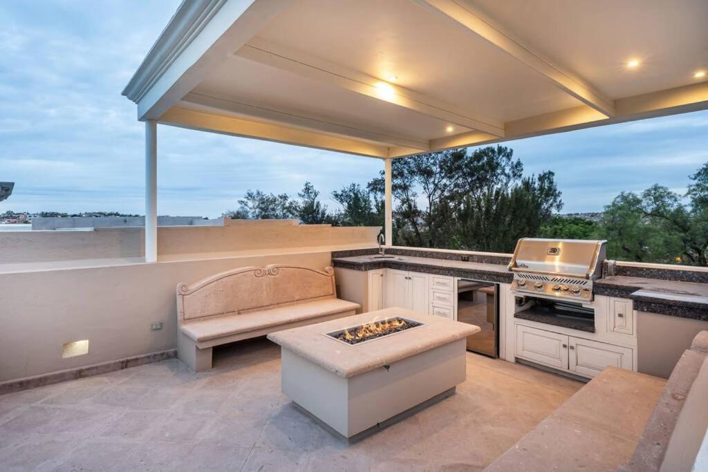 Villa Casa Regina, Stylish 3br In Centro With Rooftop & Jacuzzi San Miguel de Allende